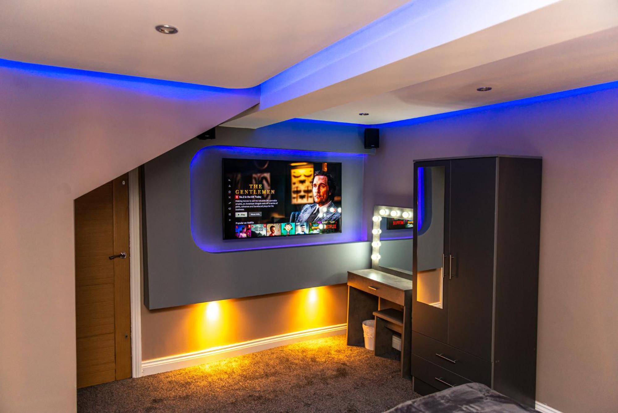 Optimal Apartments Bradford  Bilik gambar