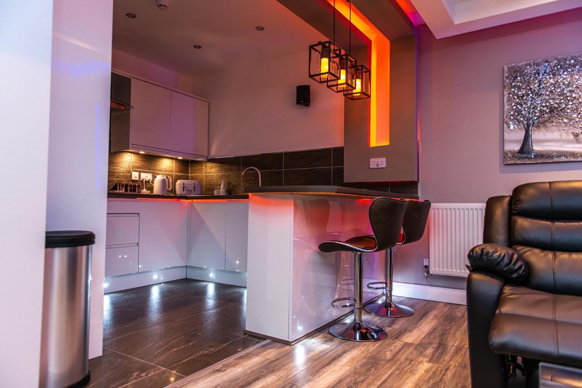 Optimal Apartments Bradford  Bilik gambar