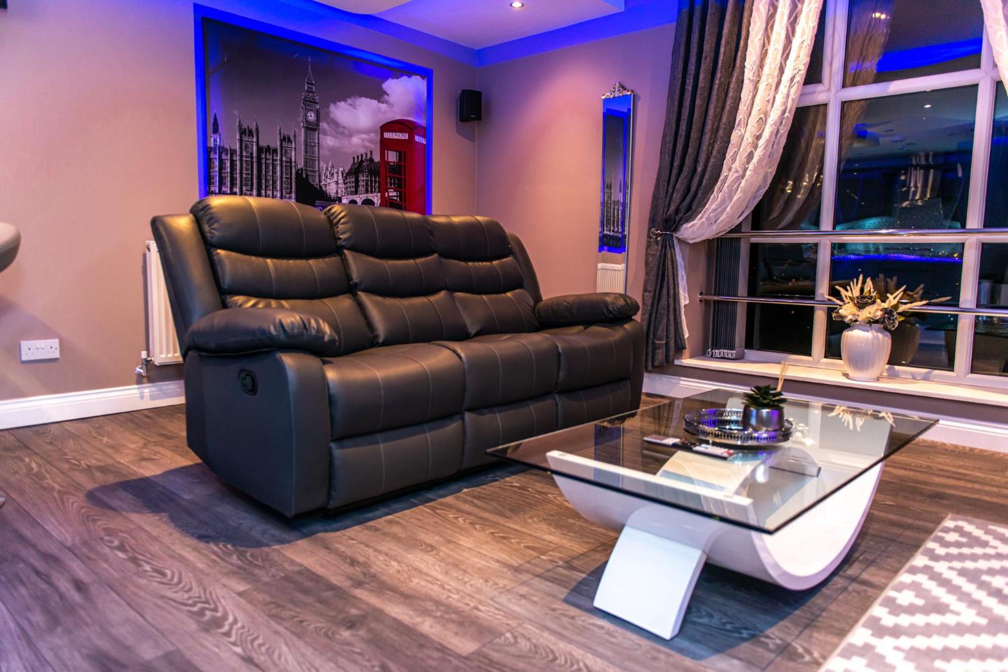 Optimal Apartments Bradford  Bilik gambar