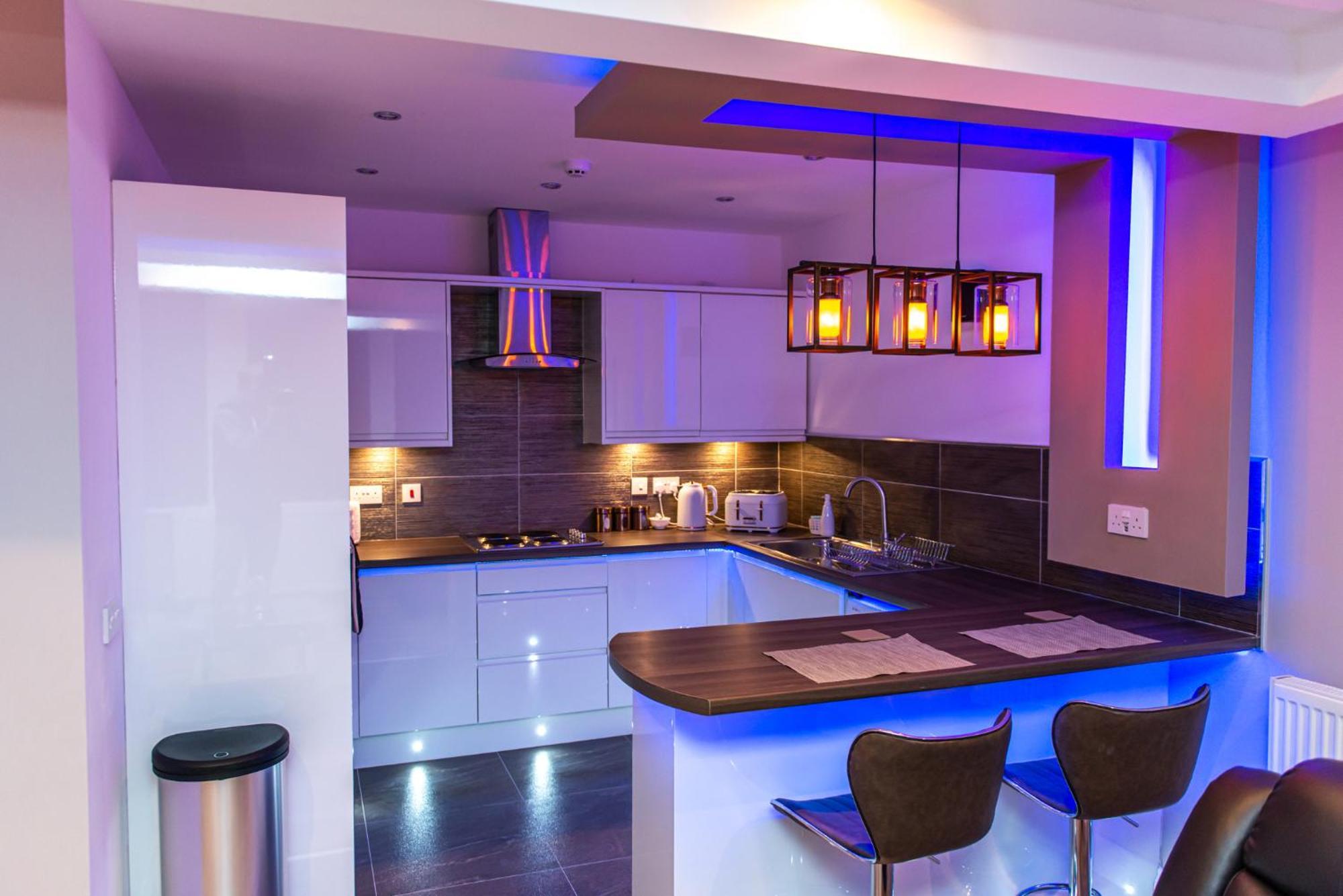 Optimal Apartments Bradford  Bilik gambar