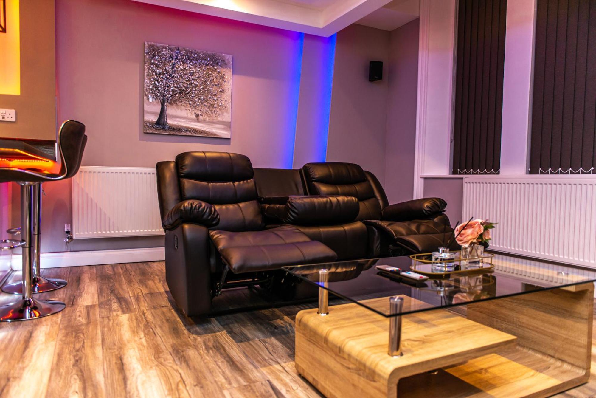 Optimal Apartments Bradford  Bilik gambar
