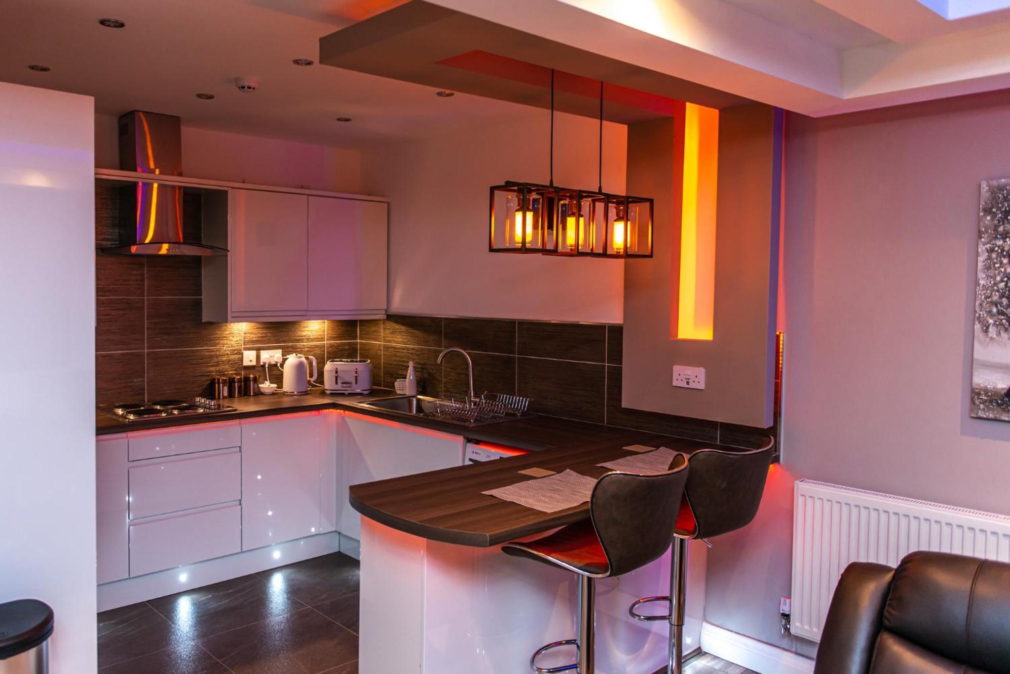Optimal Apartments Bradford  Bilik gambar