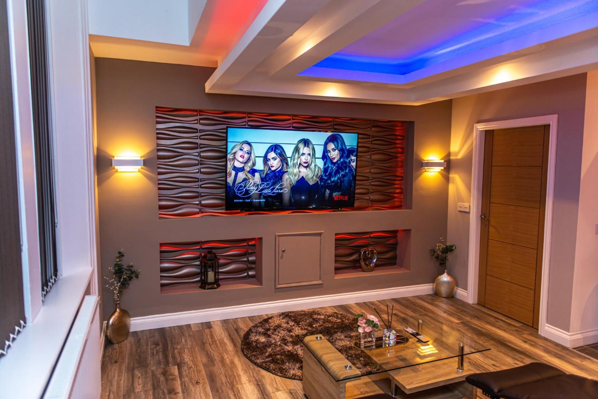 Optimal Apartments Bradford  Bilik gambar
