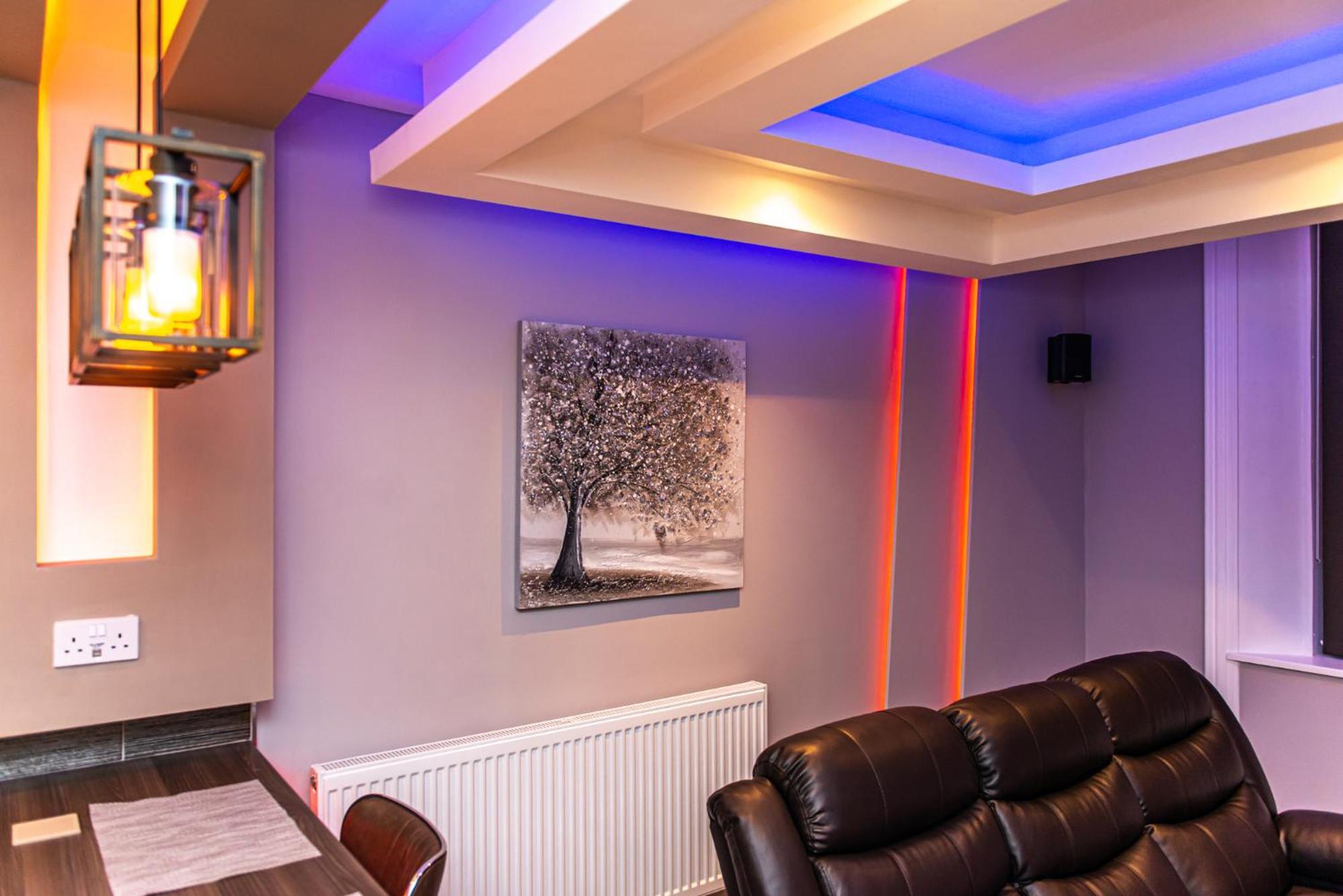 Optimal Apartments Bradford  Bilik gambar