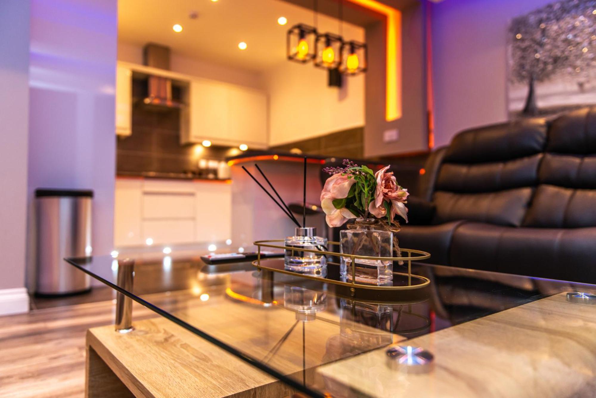 Optimal Apartments Bradford  Bilik gambar