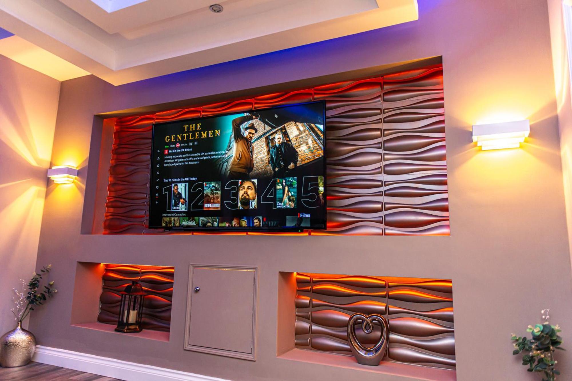 Optimal Apartments Bradford  Bilik gambar