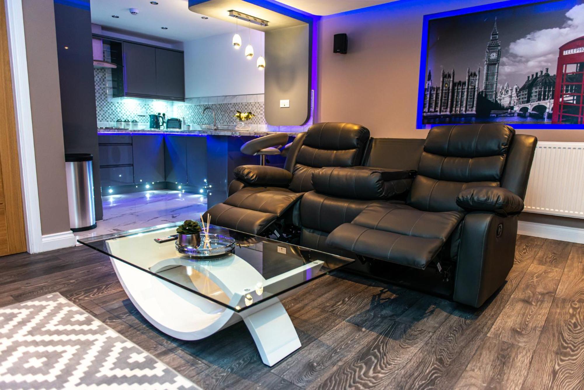 Optimal Apartments Bradford  Bilik gambar